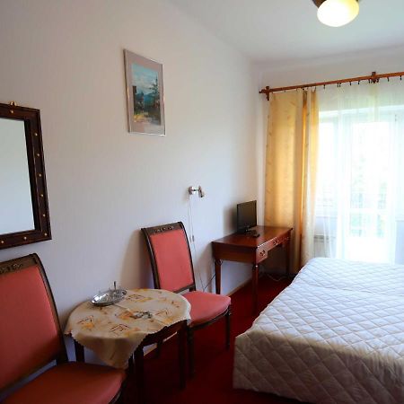 Domy Wczasowe Tryumfy Bed & Breakfast กรินีซา ดรอยจ์ ภายนอก รูปภาพ