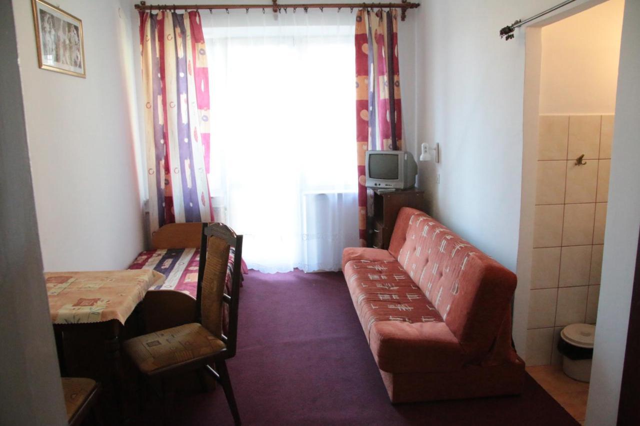 Domy Wczasowe Tryumfy Bed & Breakfast กรินีซา ดรอยจ์ ภายนอก รูปภาพ