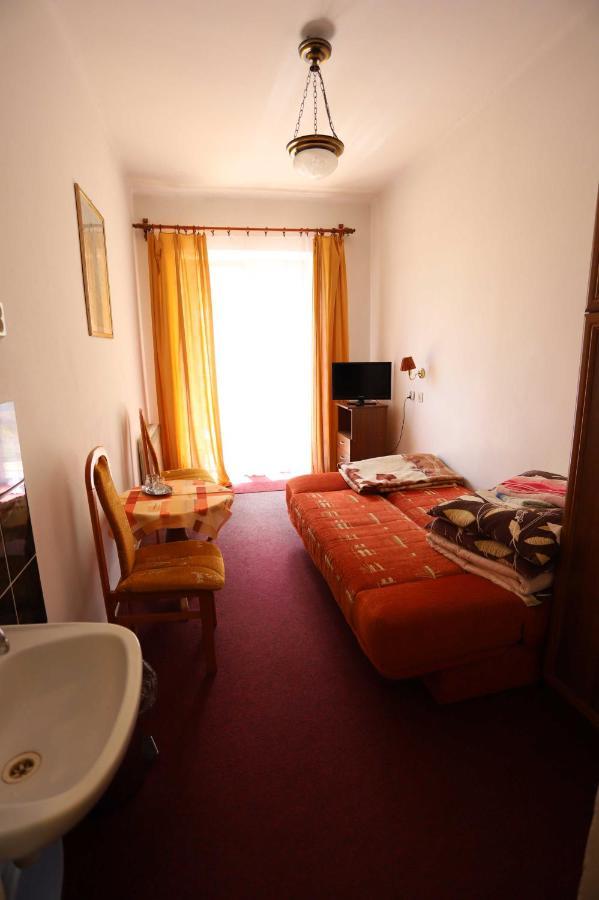 Domy Wczasowe Tryumfy Bed & Breakfast กรินีซา ดรอยจ์ ภายนอก รูปภาพ