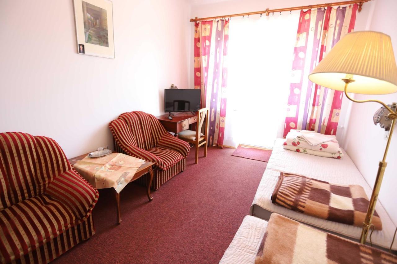 Domy Wczasowe Tryumfy Bed & Breakfast กรินีซา ดรอยจ์ ภายนอก รูปภาพ