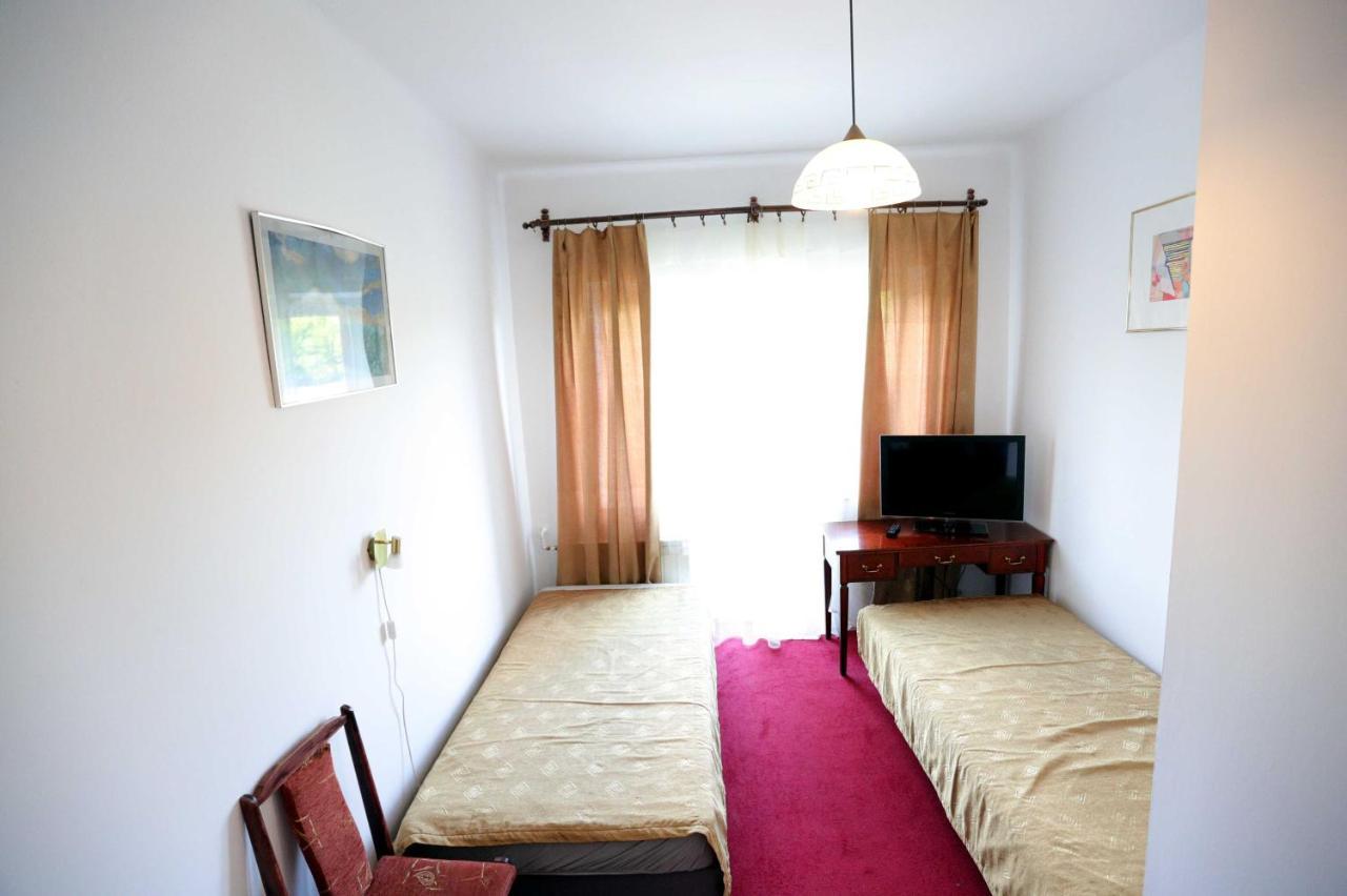 Domy Wczasowe Tryumfy Bed & Breakfast กรินีซา ดรอยจ์ ภายนอก รูปภาพ