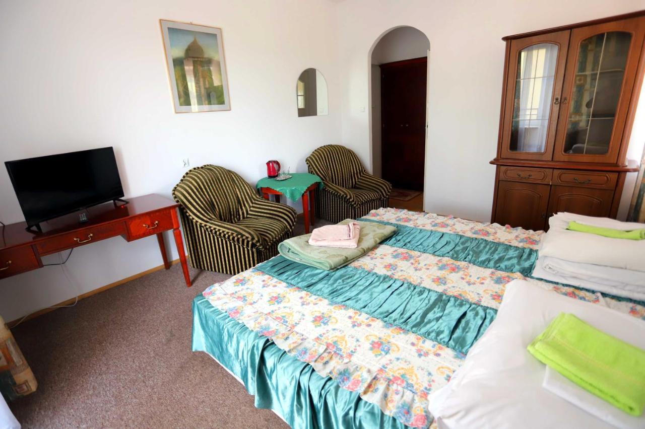 Domy Wczasowe Tryumfy Bed & Breakfast กรินีซา ดรอยจ์ ภายนอก รูปภาพ