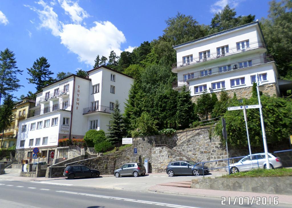 Domy Wczasowe Tryumfy Bed & Breakfast กรินีซา ดรอยจ์ ภายนอก รูปภาพ