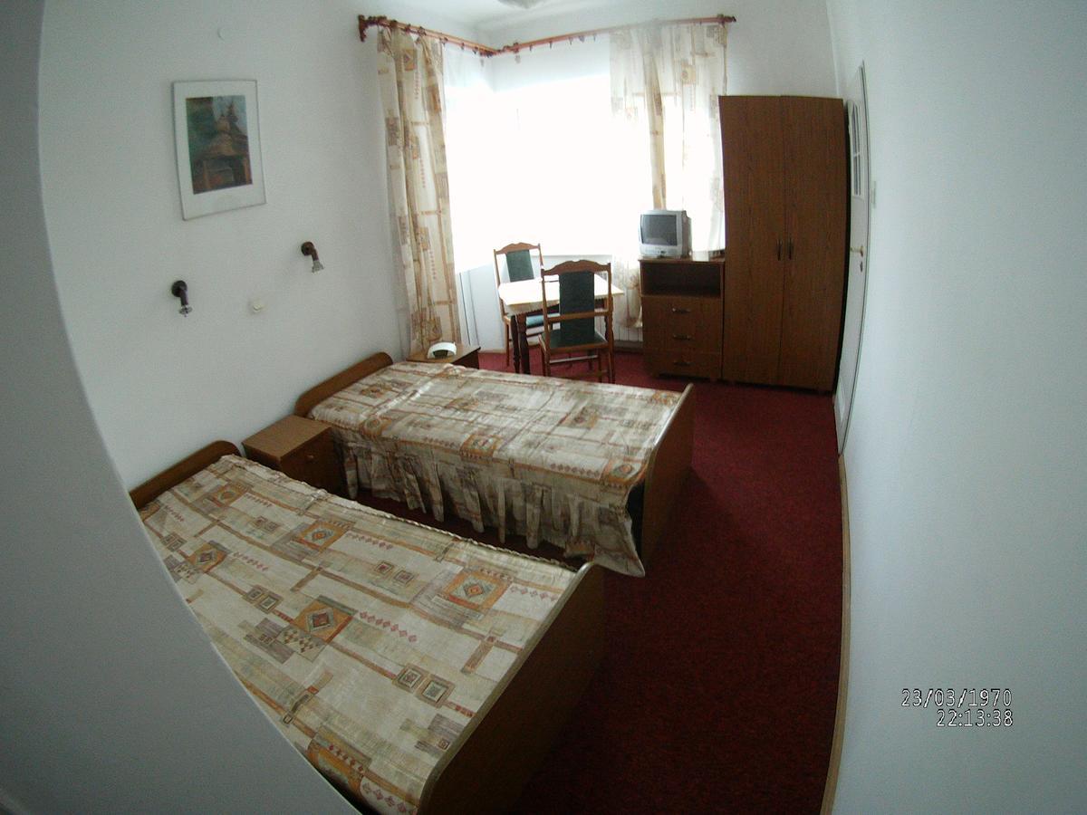 Domy Wczasowe Tryumfy Bed & Breakfast กรินีซา ดรอยจ์ ภายนอก รูปภาพ