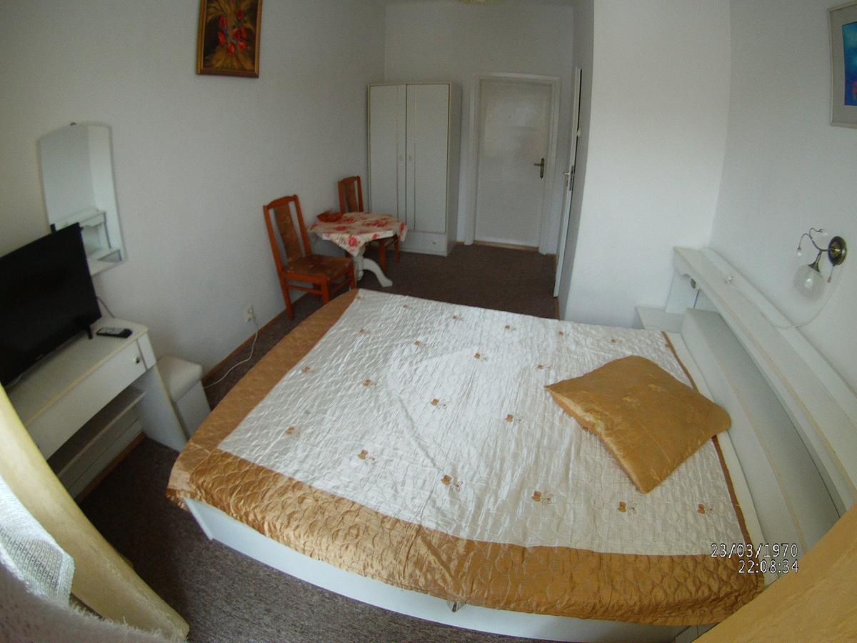 Domy Wczasowe Tryumfy Bed & Breakfast กรินีซา ดรอยจ์ ภายนอก รูปภาพ
