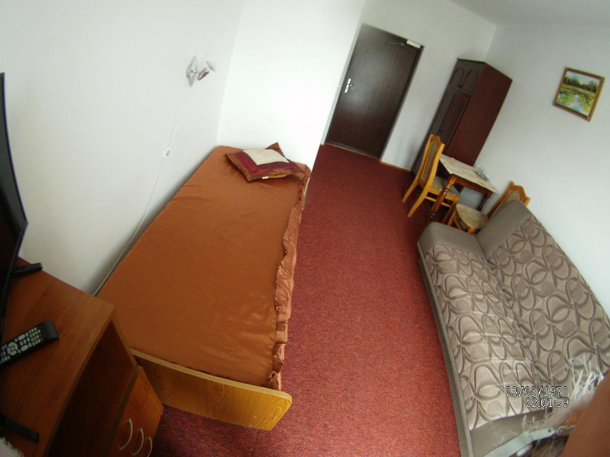 Domy Wczasowe Tryumfy Bed & Breakfast กรินีซา ดรอยจ์ ภายนอก รูปภาพ