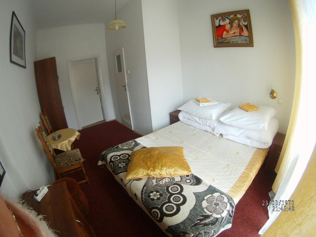 Domy Wczasowe Tryumfy Bed & Breakfast กรินีซา ดรอยจ์ ภายนอก รูปภาพ