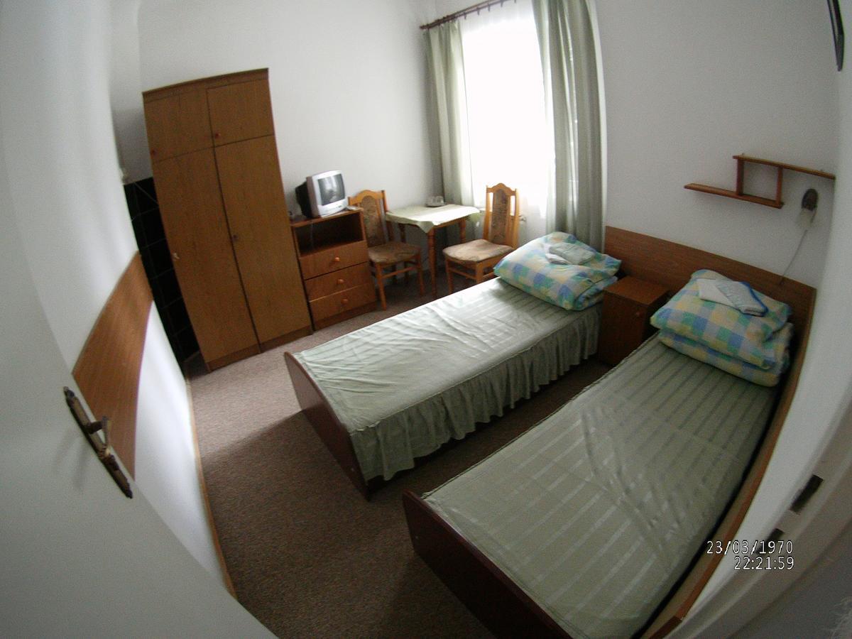Domy Wczasowe Tryumfy Bed & Breakfast กรินีซา ดรอยจ์ ภายนอก รูปภาพ